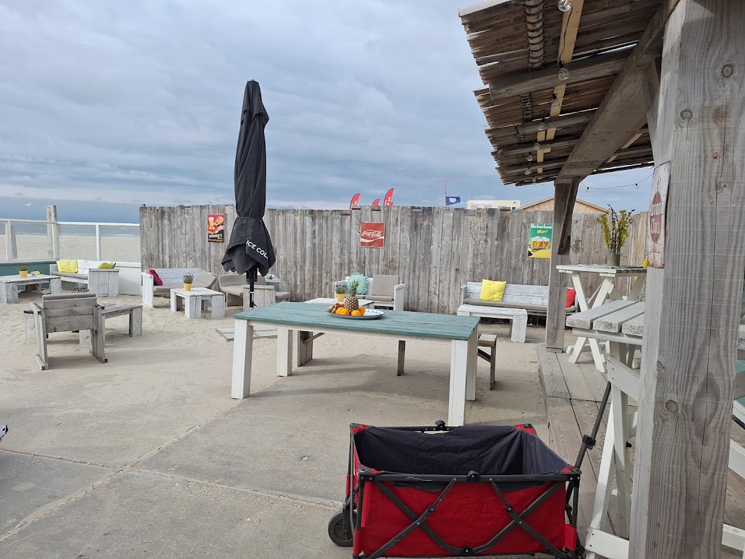 Seamoon strandtent in Wijk aan Zee