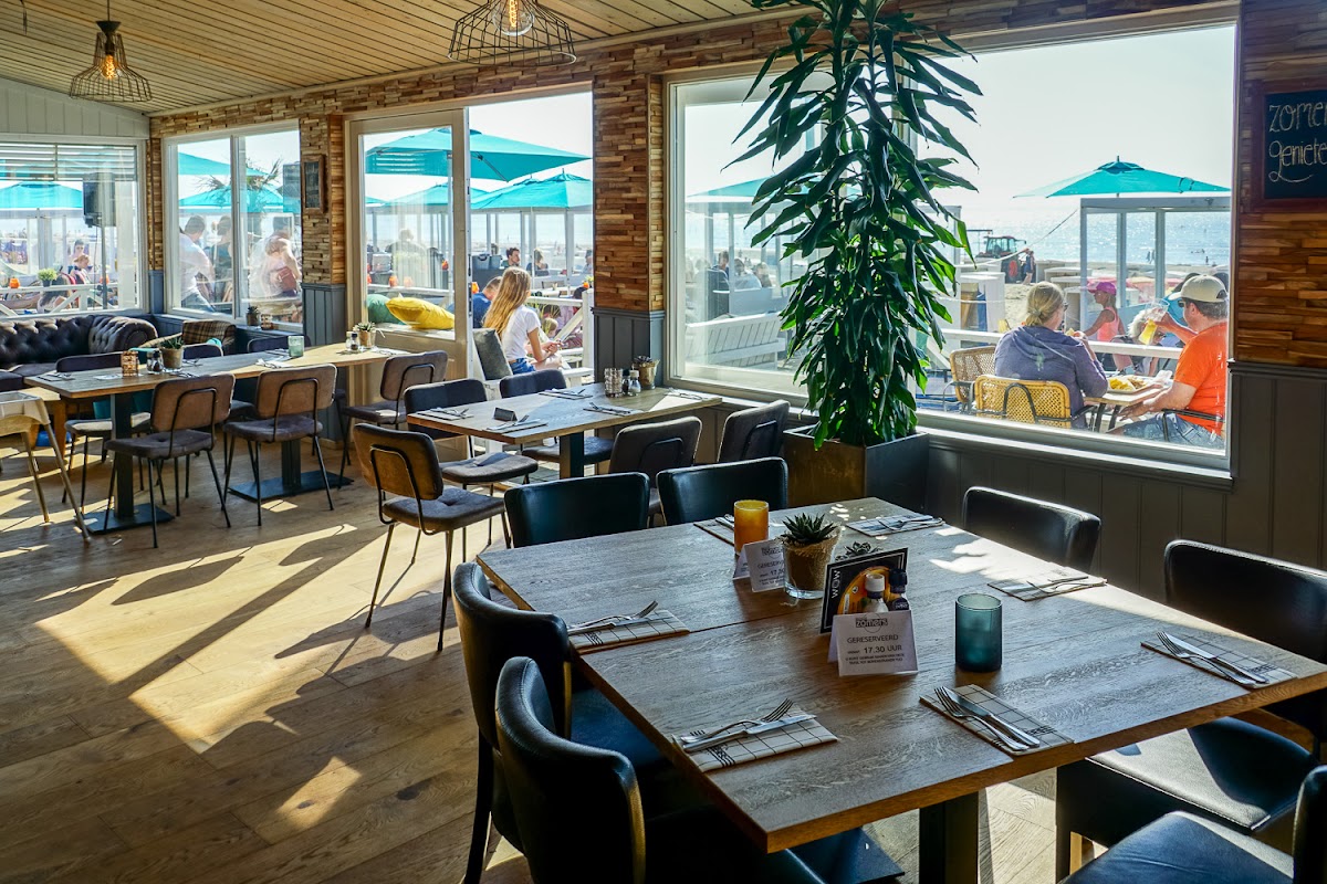 Zomers beachclub in Katwijk, foto 3