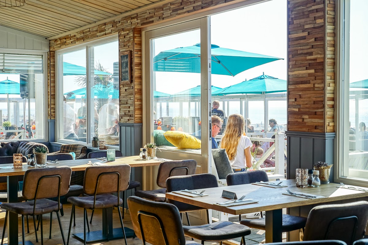 Zomers beachclub in Katwijk, foto 4