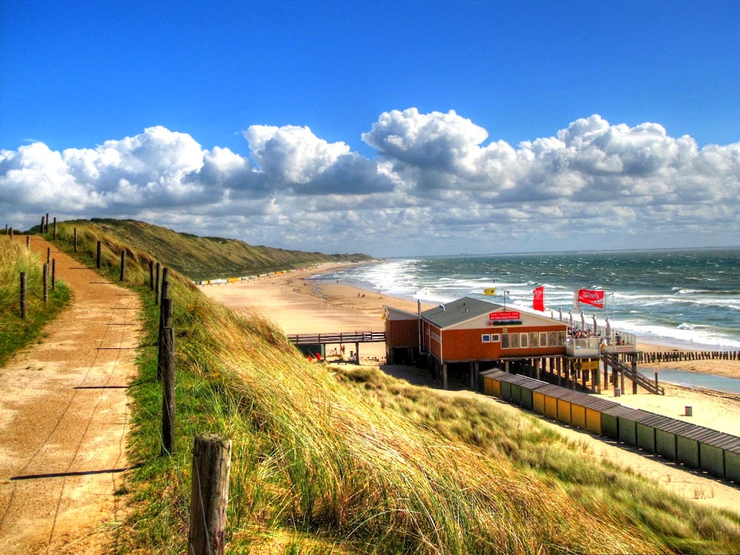 Strandpaviljoen De Zeeuwse Rivièra in Zoutelande