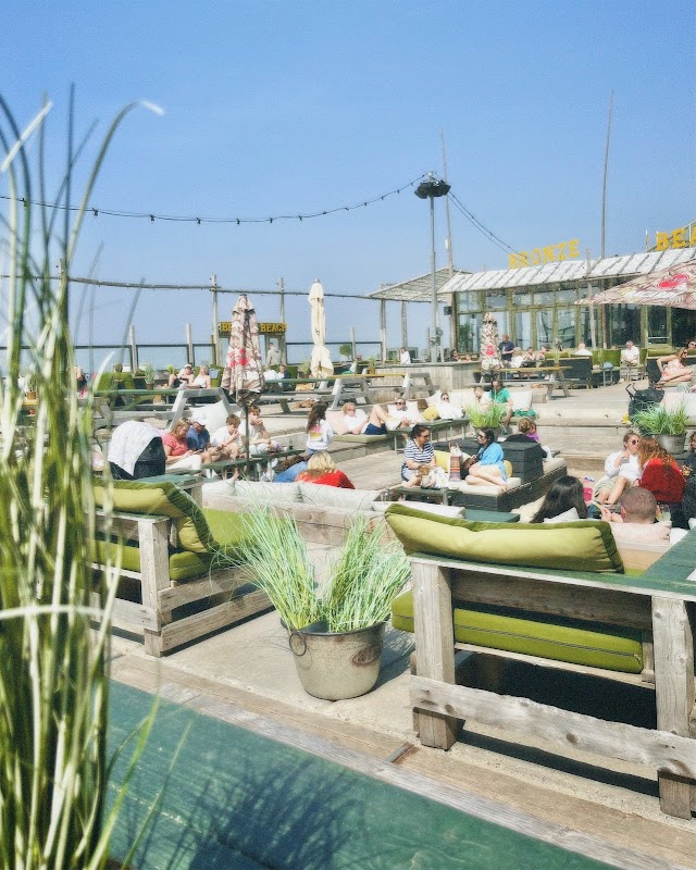 Bronze Beach in Bloemendaal