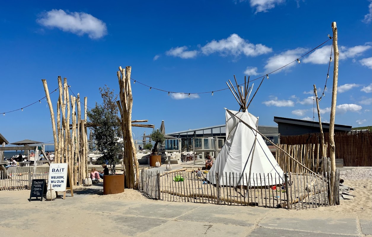 Co. Beachclub in Wassenaarse Slag