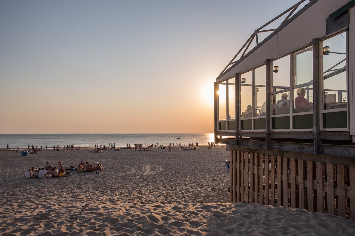Strandpaviljoen De Uitkijk in Egmond, foto 5