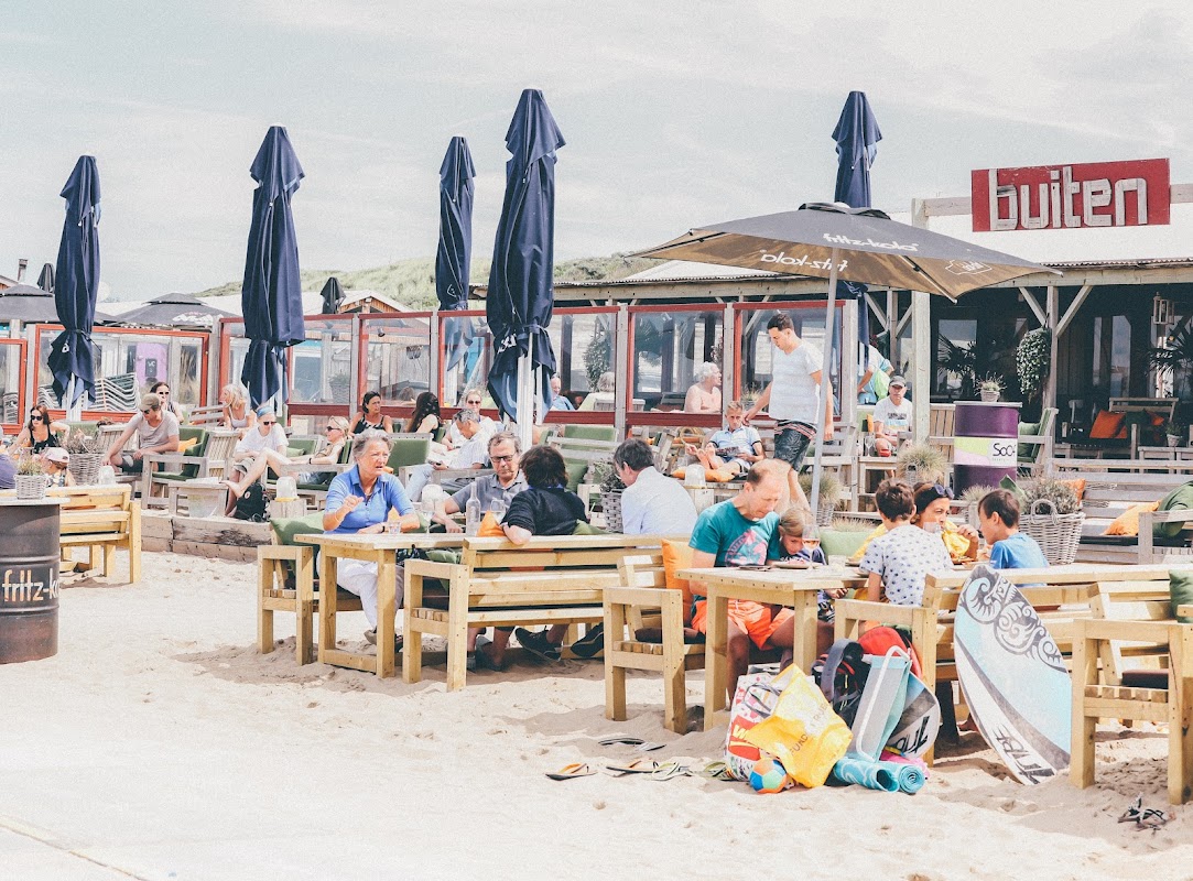Strandpaviljoen Buiten in Scheveningen