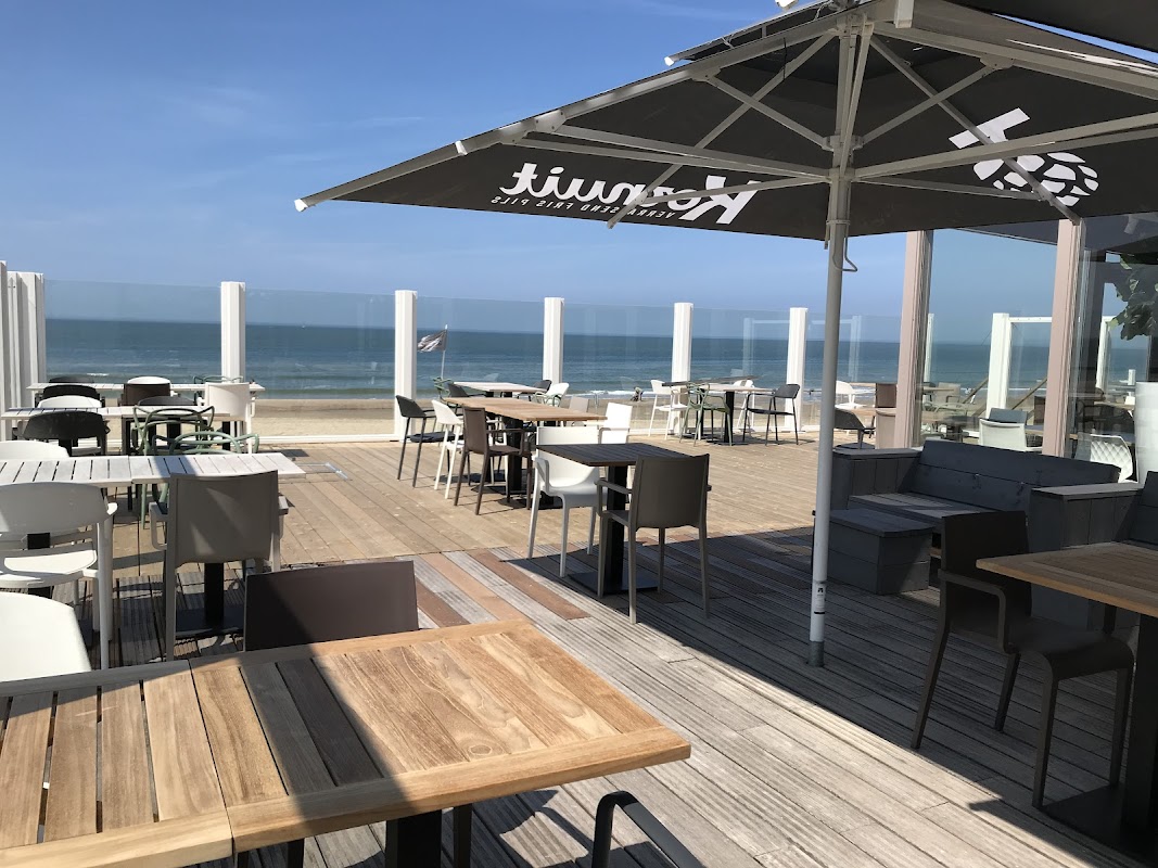 Strandpaviljoen Bij Karel in Oostkapelle