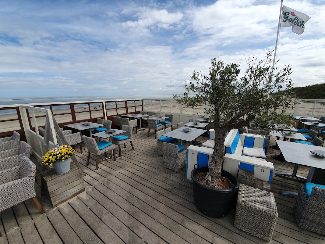 Basic Beach Bar De Branding in Renesse