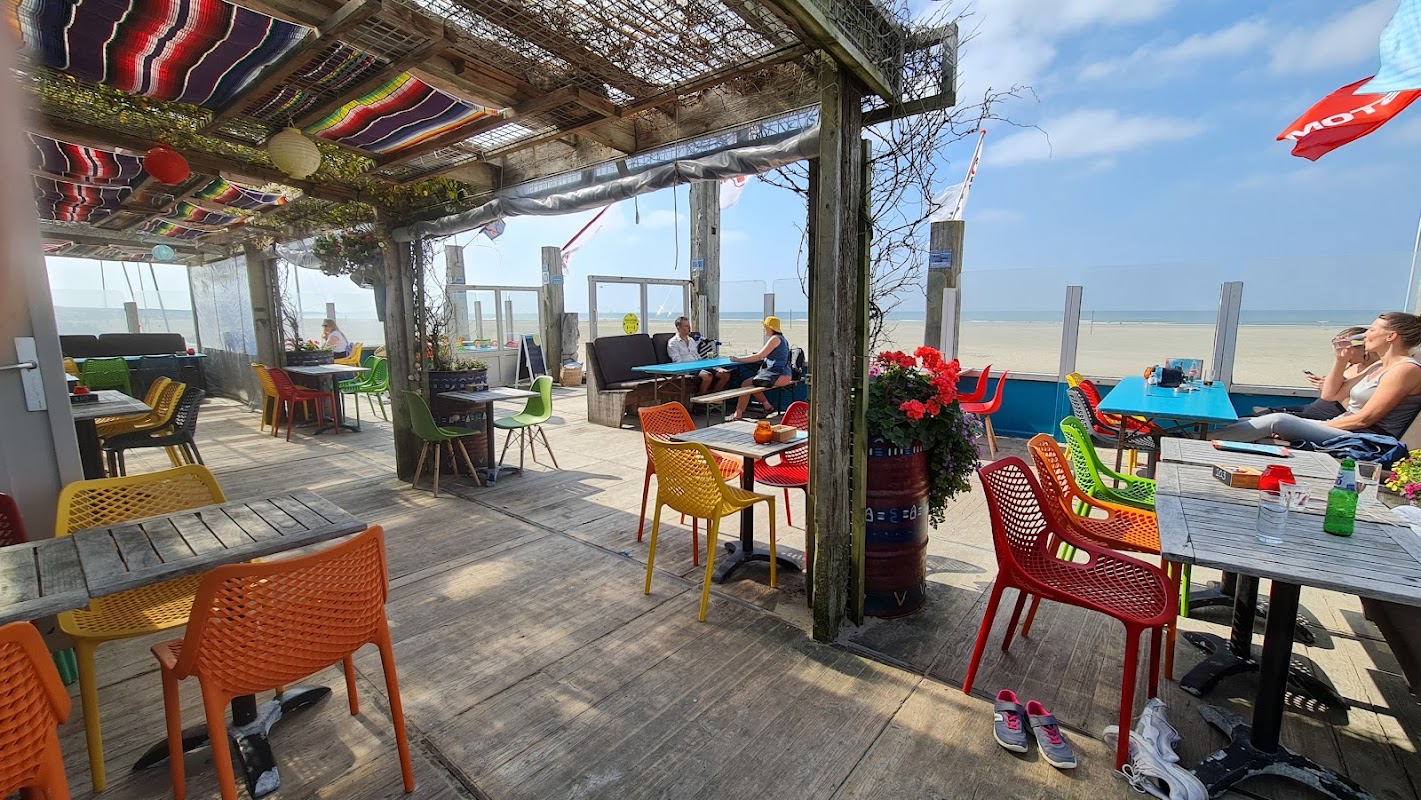 Hightide Surf & Food in IJmuiden aan Zee